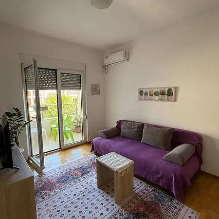 Apartament Cozy With Private Garage - Walk To Center *